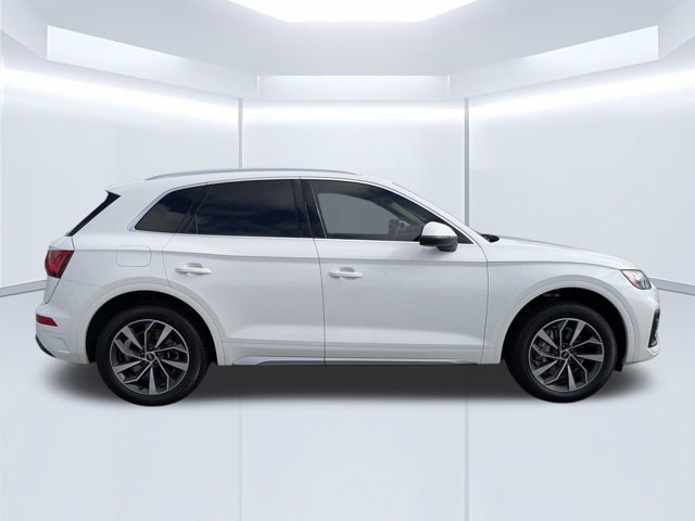 Used 2021 Audi Q5 2.0T Premium Plus w/ Premium Plus Package AWD/4WD image 3