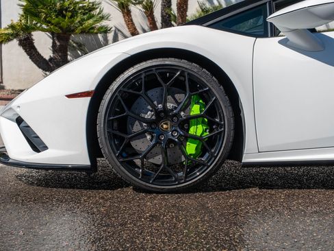 Used 2023 Lamborghini Huracan EVO image 9