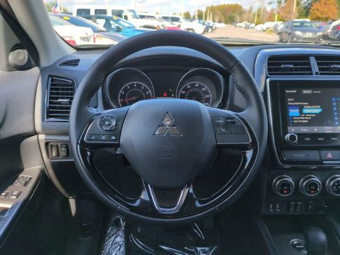 Used 2025 Mitsubishi Outlander Sport SE image 15