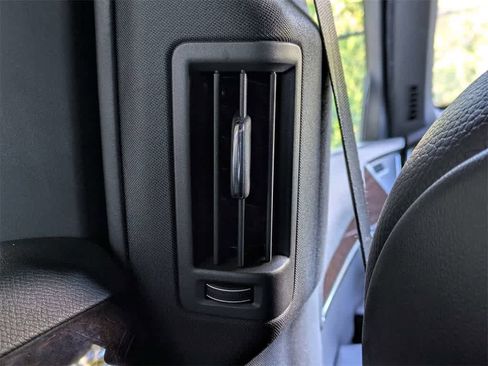 Used 2016 Volvo XC90 T6 Momentum w/ Momentum Plus Package image 17