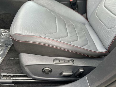 Used 2025 Volkswagen Jetta GLI Autobahn image 22