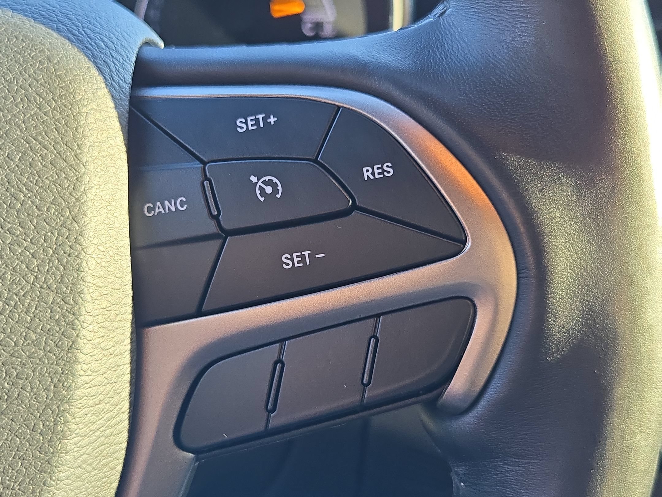 Used 2021 Jeep Grand Cherokee Laredo X RWD image 28