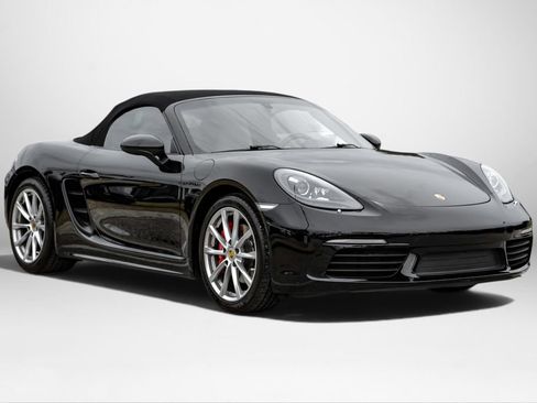 Used 2018 Porsche 718 Boxster S RWD image 6