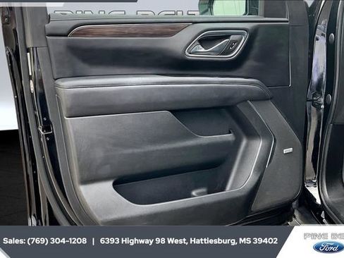 Used 2023 Chevrolet Tahoe LT w/ Luxury Package image 17