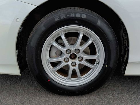 Used 2017 Toyota Prius Prime Advanced image 18