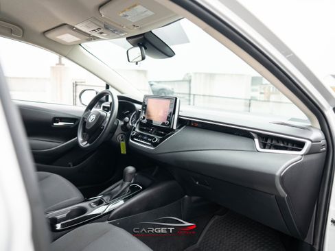 Used 2020 Toyota Corolla LE image 12