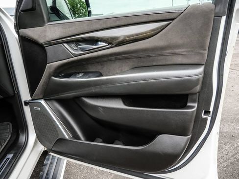 Used 2017 Cadillac Escalade Platinum AWD/4WD image 21