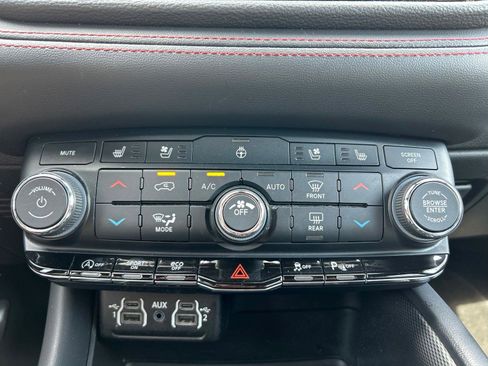 Certified 2024 Dodge Durango GT RWD image 29