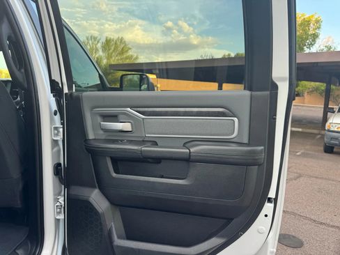 Used 2021 RAM 2500 Big Horn image 28