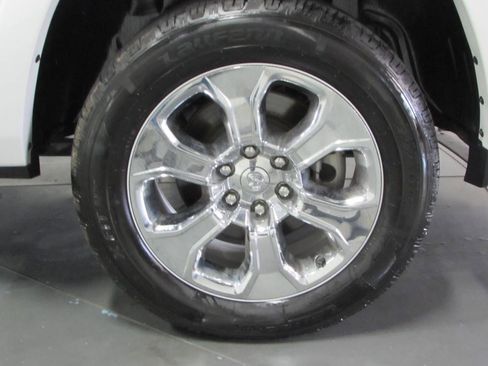 Used 2023 RAM 1500 Limited w/ Body Color Bumper Group image 10