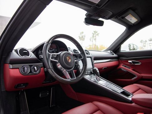 Certified 2025 Porsche 718 Cayman GT4 image 4