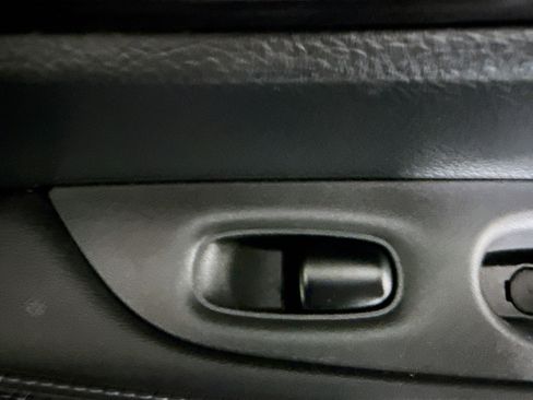 Used 2018 Nissan Rogue SV image 31