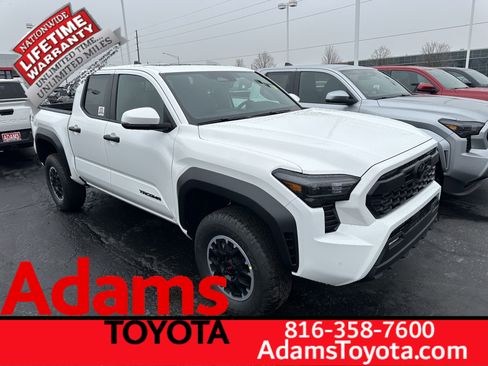 Used 2026 Toyota Tacoma TRD Off-Road AWD/4WD image 1