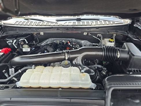 Used 2025 Ford Expedition Platinum AWD/4WD image 16