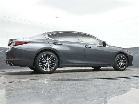 Certified 2022 Lexus ES 350 w/ Premium Package image 35