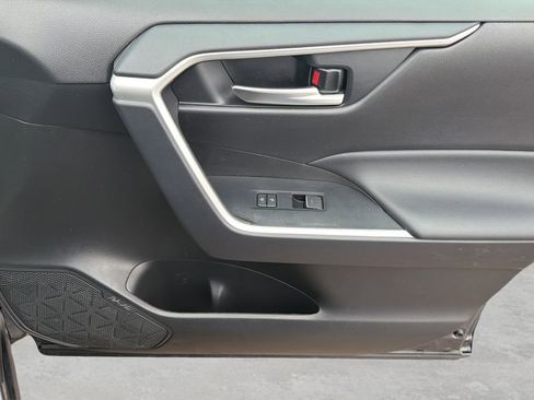 Used 2025 Toyota RAV4 XLE image 10