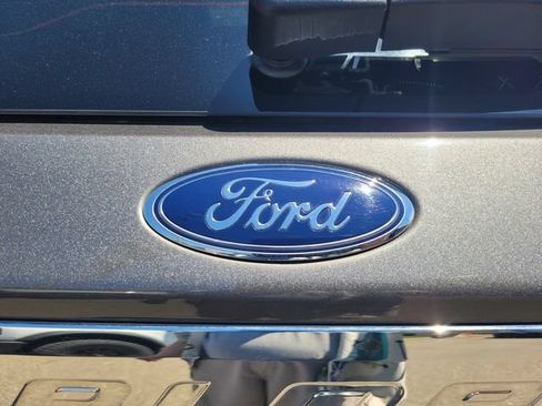 Certified 2023 Ford Explorer XLT RWD image 7