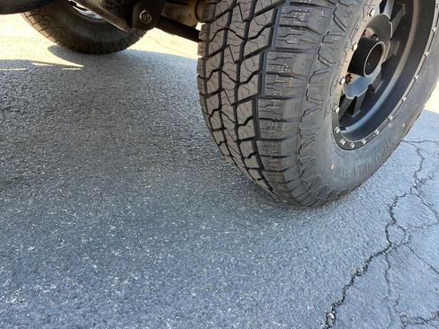 Used 2012 Jeep Wrangler Unlimited Rubicon w/ Connectivity Group image 41