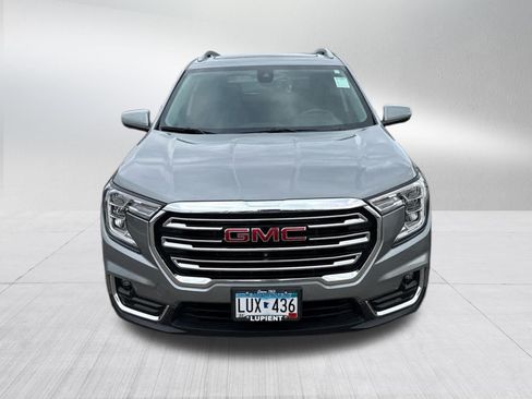 Used 2024 GMC Terrain SLT w/ Infotainment Package II AWD/4WD image 2