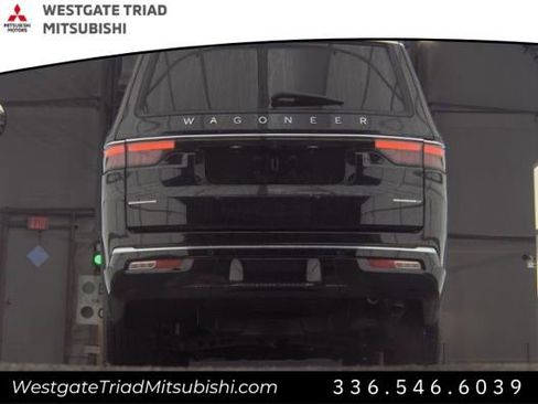 Used 2023 Jeep Wagoneer L Series II image 6