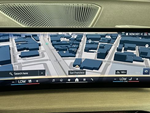 Used 2025 BMW 330i Sedan w/ Premium Package image 18