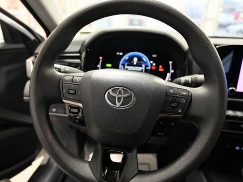 Used 2025 Toyota Camry LE image 22