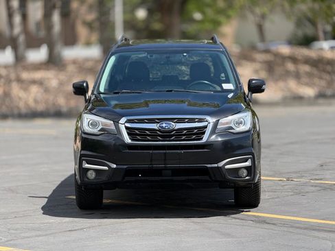 Used 2018 Subaru Forester 2.5i Touring w/ Popular Package #3B AWD/4WD image 2