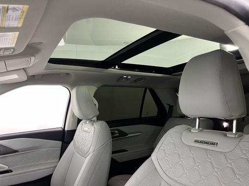 Used 2025 Ford Explorer Platinum w/ Ultimate Package image 24