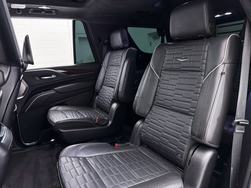 Used 2022 Cadillac Escalade Sport Platinum AWD/4WD image 30