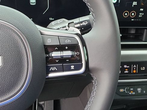 New 2026 Kia Carnival SX w/ SX Dark Edition Package FWD image 33