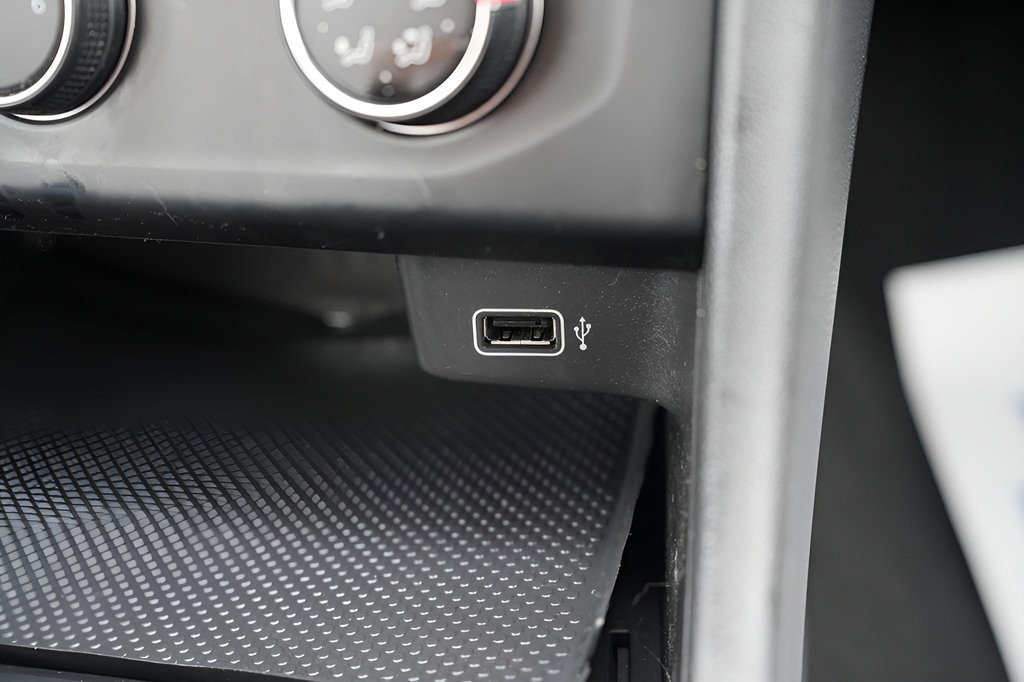 Used 2019 Volkswagen Jetta S w/ Driver Assistance Package FWD image 32