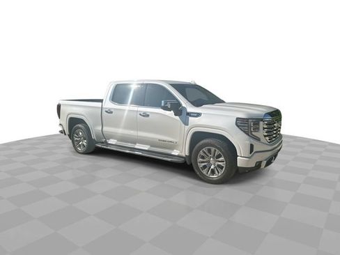 Used 2024 GMC Sierra 1500 Denali AWD/4WD image 3