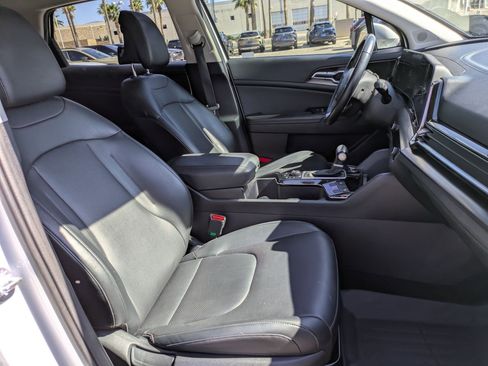 Used 2024 Kia Sportage EX image 29