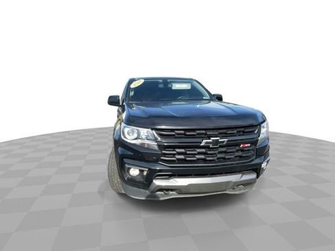 Used 2021 Chevrolet Colorado Z71 w/ Z71 Midnight Edition image 3
