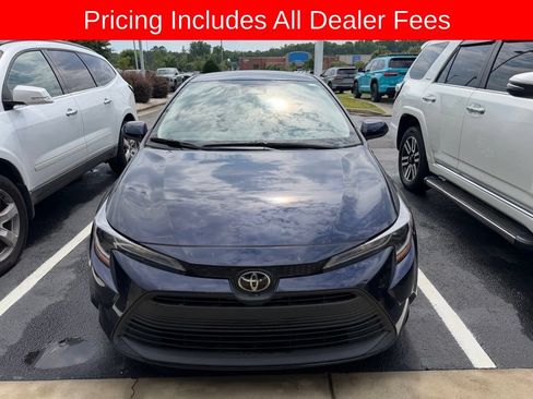 Used 2023 Toyota Corolla LE FWD image 2