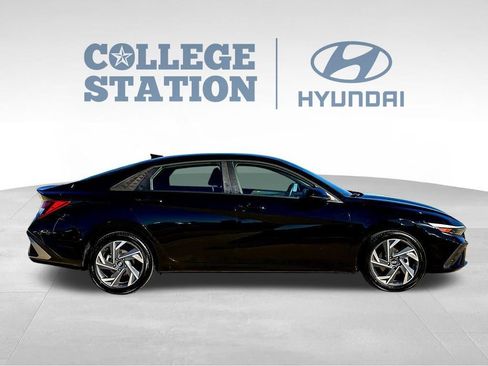 Used 2025 Hyundai Elantra Sport w/ Cargo Package image 11