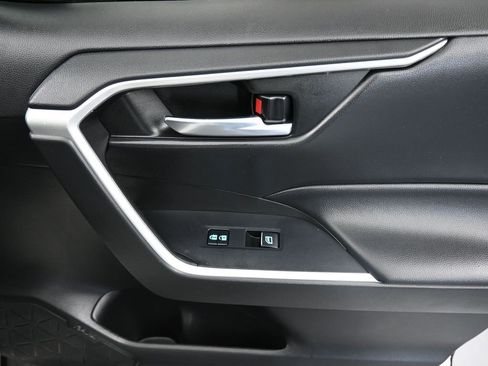 Used 2022 Toyota RAV4 XLE w/ Convenience Package image 37