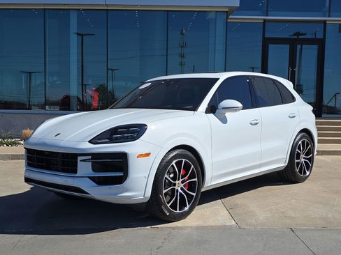 Certified 2024 Porsche Cayenne S image 1