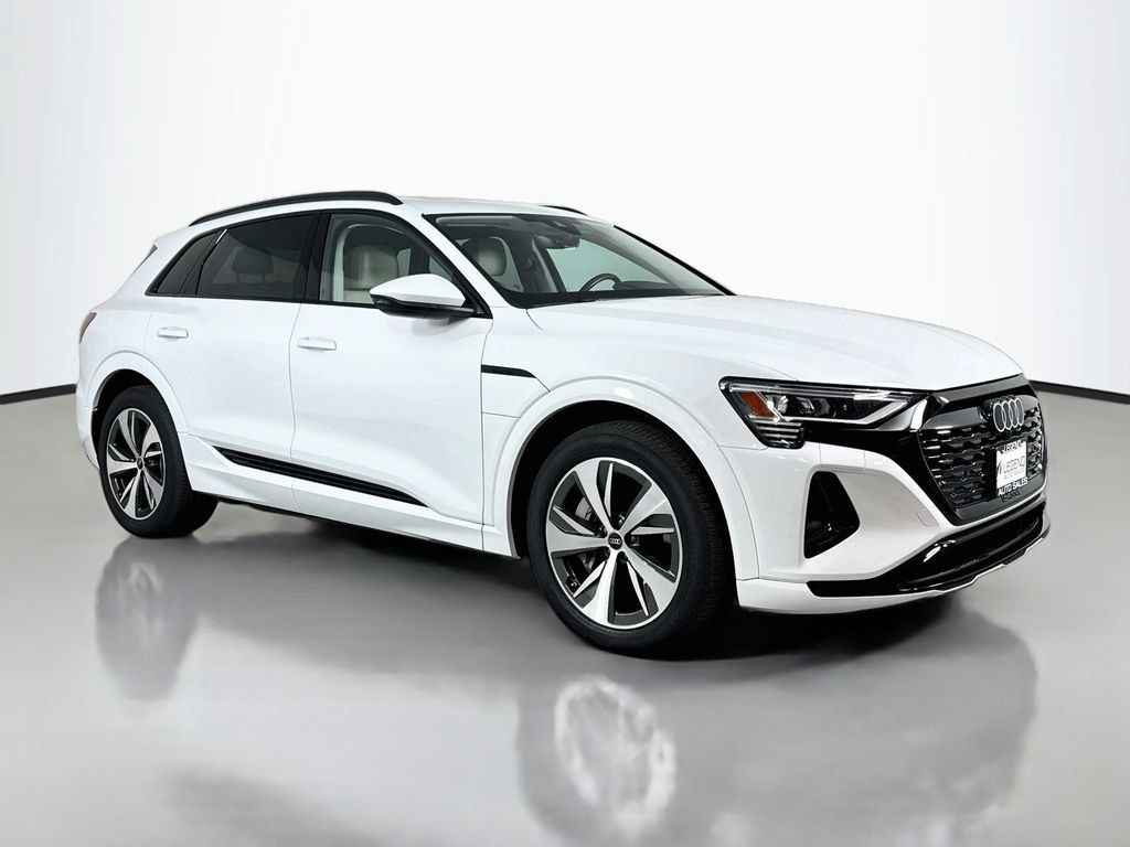 Used 2024 Audi Q8 e-tron Premium AWD/4WD image 4