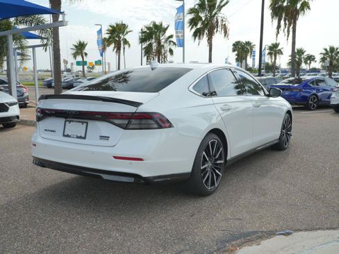 Used 2025 Honda Accord Touring image 5