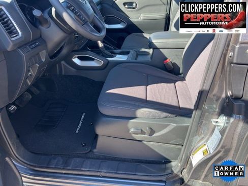 Used 2024 Nissan Frontier SV w/ Technology Package image 11