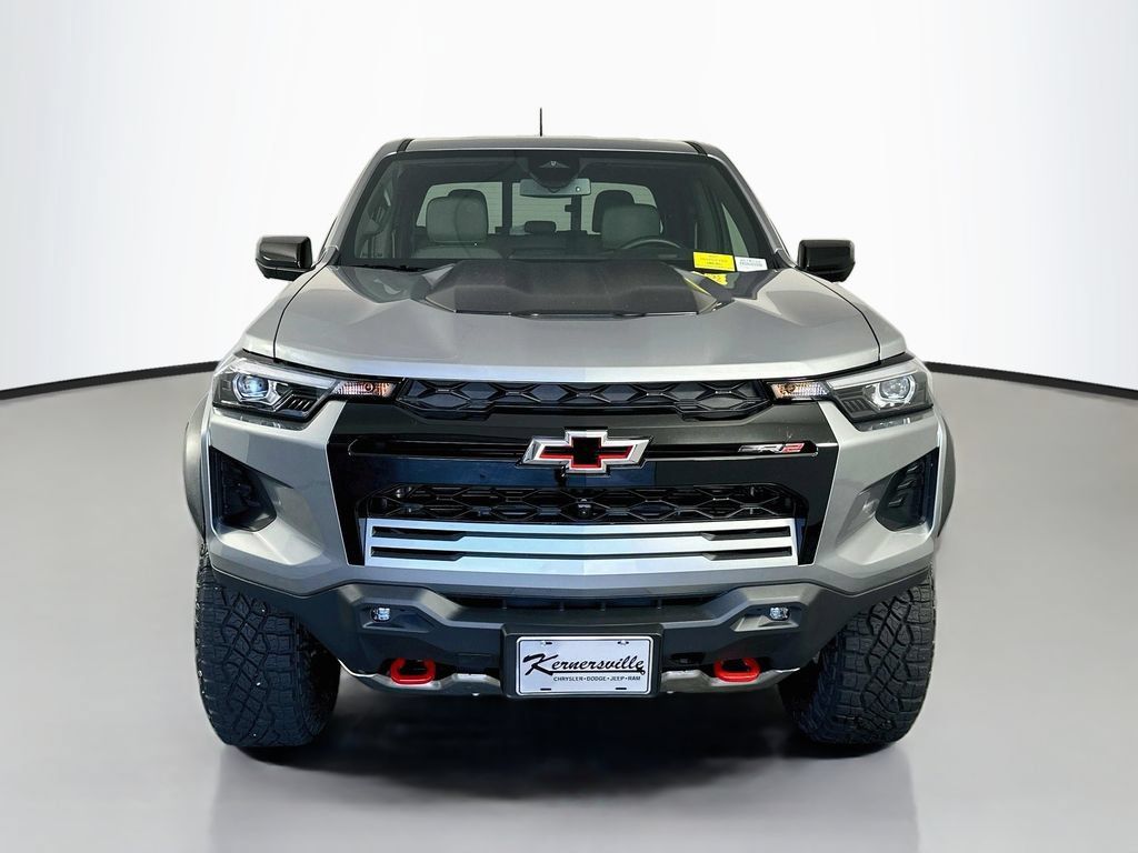 Used 2026 Chevrolet Colorado ZR2 w/ Technology Package AWD/4WD image 2