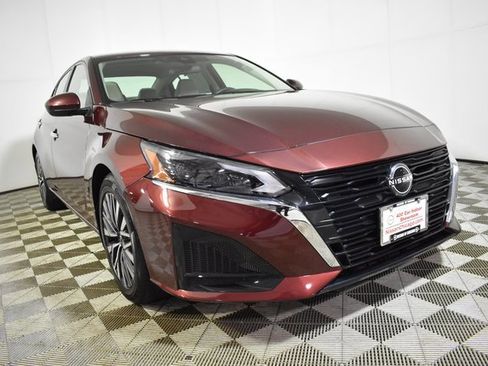 Certified 2023 Nissan Altima 2.5 SV image 3