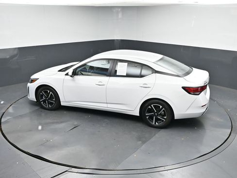 Used 2024 Nissan Sentra SV image 34