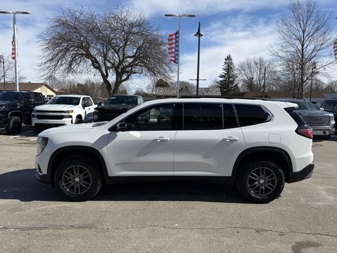 Used 2026 GMC Acadia Elevation image 8