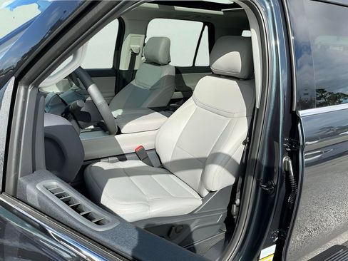New 2025 Ford Expedition Active AWD/4WD image 26