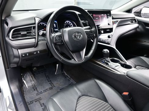 Used 2024 Toyota Camry SE image 13