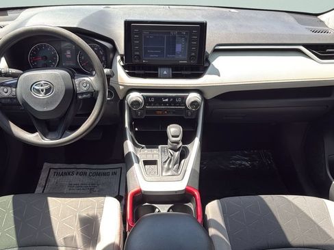 Used 2020 Toyota RAV4 XLE w/ Convenience Package FWD image 12