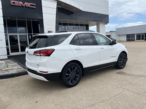 Used 2022 Chevrolet Equinox RS w/ RS Leather Package FWD image 3