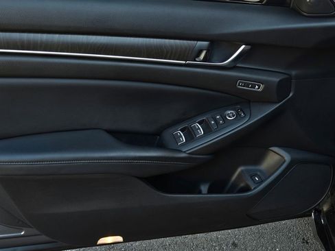 Used 2018 Honda Accord EX-L image 10